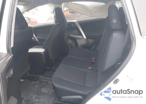 2018 Toyota Rav4 Le z USA, uszkodzony, nr VIN JTMBFREV5JJ733737